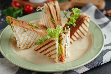 Сэндвич-клаб с курицей