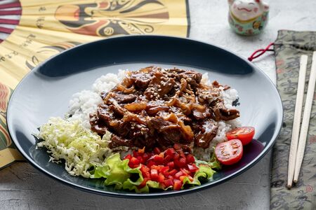 Говядина в соусе терияки с рисом