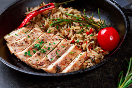 Филе цыпленка с овощами гриль