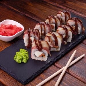 Ролл Запеченный Бекон с курицей