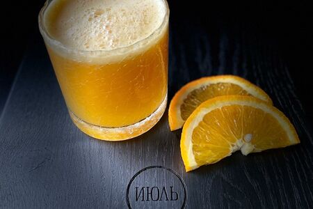 Свежевыжатый апельсиновый сок