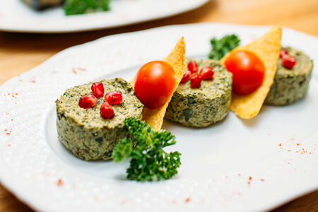 Пхали из шпината с орехами