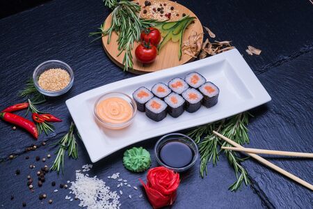 Ролл Спайси лосось