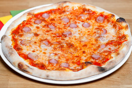 Пицца Вурстель