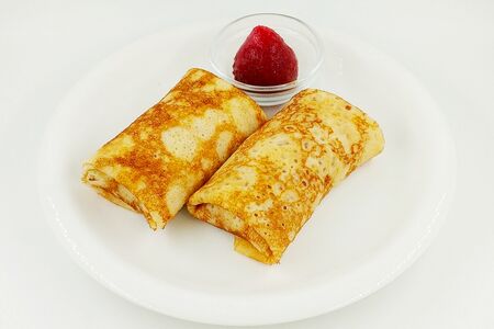 Блинчики с клубникой