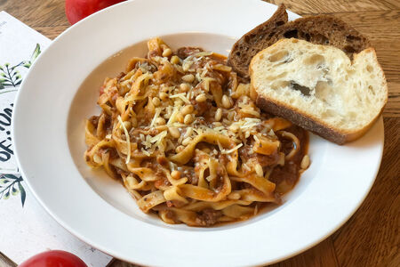 Паста с соусом болоньезе