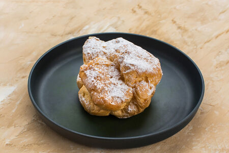 Шу с заварным кремом