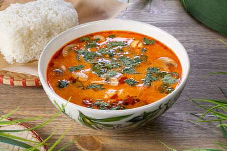 Суп Том ям с рисом