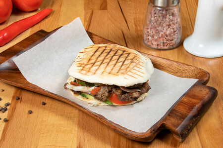 Шаверма с говядиной в пите