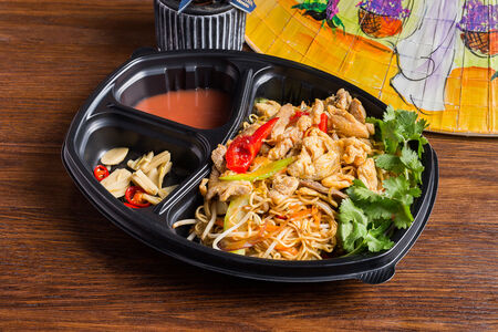 Ми том сао с курицей