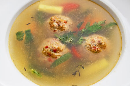 Суп с фрикадельками из зайца