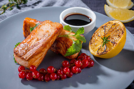 Семга жареная