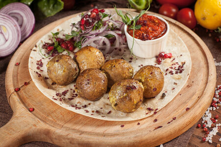 Молодой картофель на углях