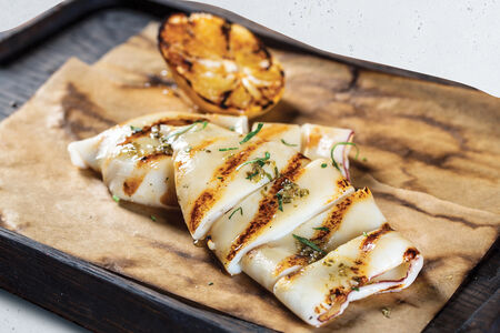 Командорский кальмар на гриле