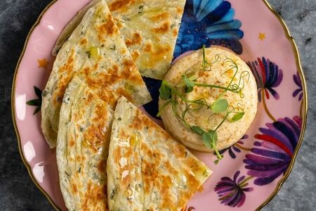 Хумус и Роти паратха