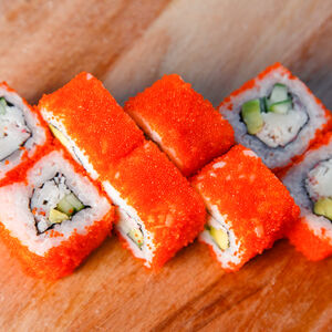 Ролл Калифорния с крабом