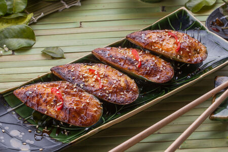 Гигантские мидии Киви с сыром и Спайси-соусом