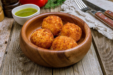 Сырные пончики