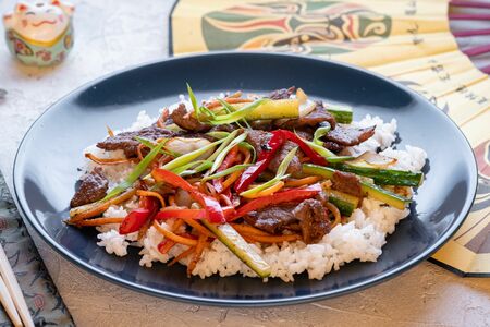 Говядина по-корейски с рисом