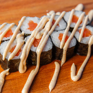 Ролл Классический острый с лососем