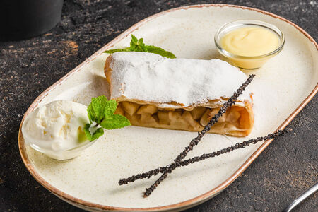 Штрудель яблочный