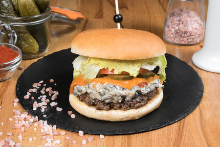 Швейцарский бургер