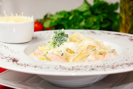 Фетучини с лососем