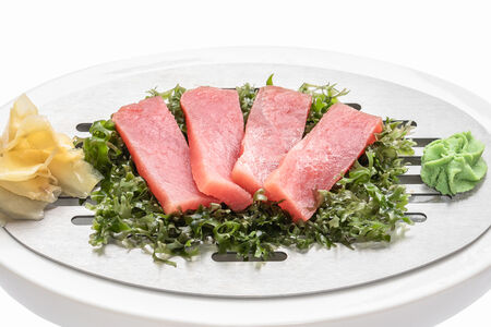 Сашими Тунец