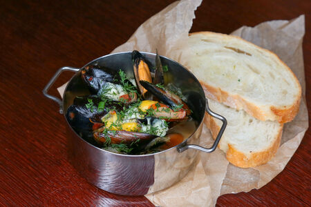 Мидии Ориентал Си Пот