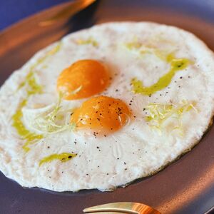 Глазунья из двух яиц