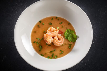 Суп Том ям с паровым рисом