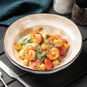 Салат Цезарь с тигровыми креветками