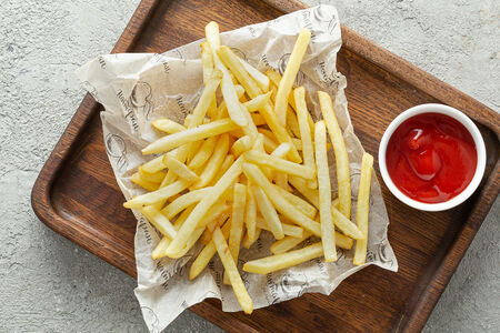 Картофель фри с соусом