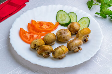 Грибы, запеченные на мангале на углях