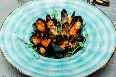 Черноморские мидии в томатном соусе