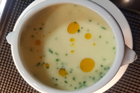 Сырный суп с копченым лососем