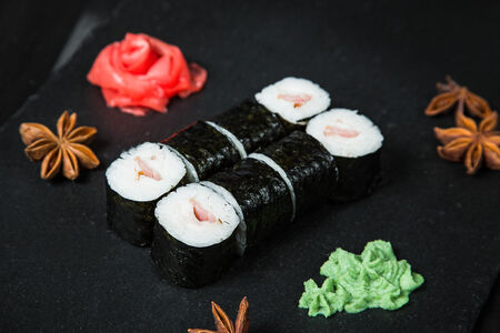 Ролл классический с беконом