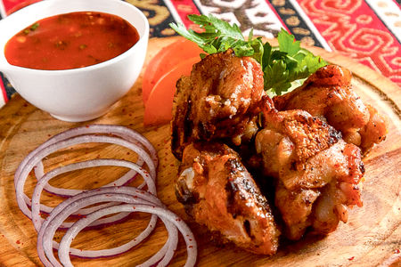 Шашлык из куриного бедра на косточке