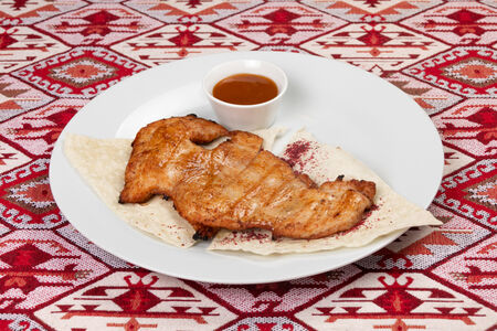 Куриное филе на гриле с кисло-сладким соусом