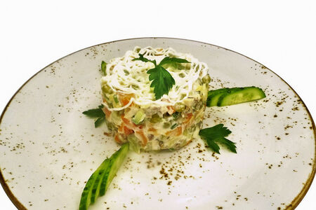 Салат Оливье с курицей