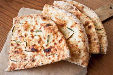 Фокачча с розмарином