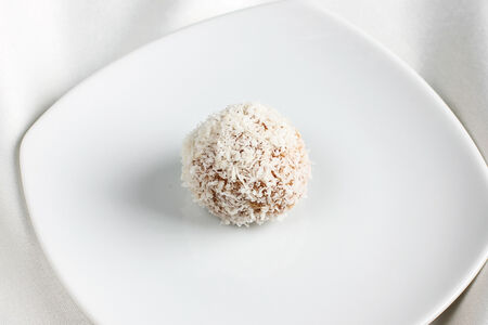 Конфета сыроедная Рафаэллка