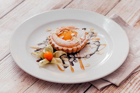 Пирог творожный с персиком и цедрой лимона