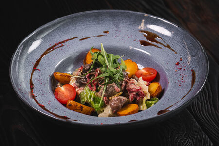 Салат с телятиной