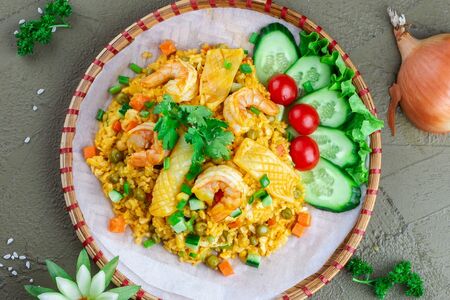 Рис с тигровыми креветками