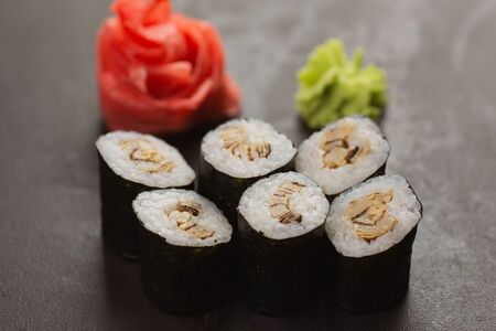 Ролл с омлетом