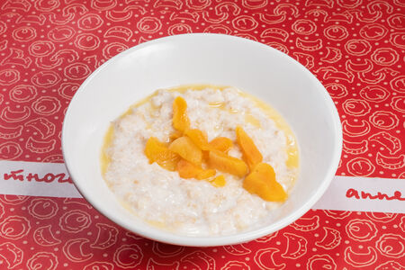 Каша овсяная с курагой