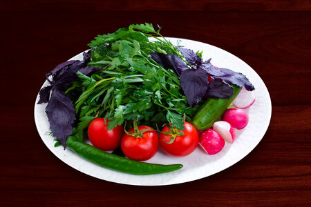 Букет из свежих овощей с зеленью