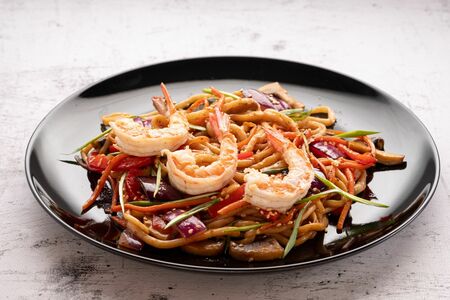 Удон с креветками