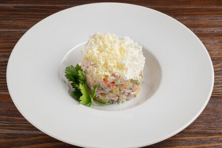 Салат Оливье (с говядиной)